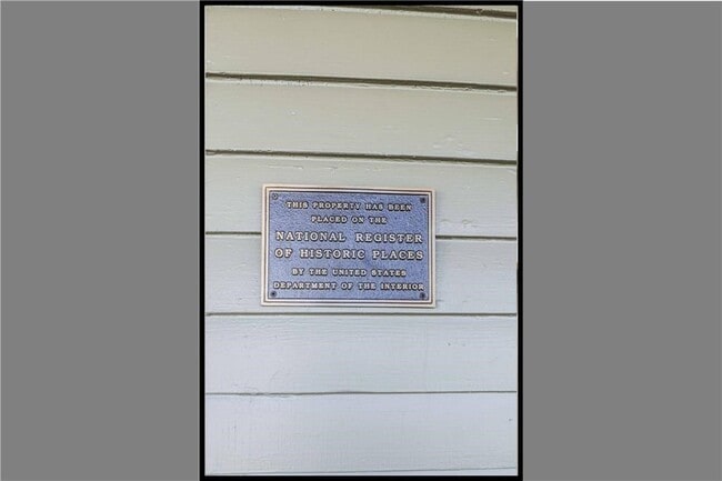 Building Photo - 1804 Mercer Ave