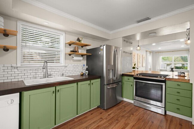 Building Photo - 7903 Bixler Dr