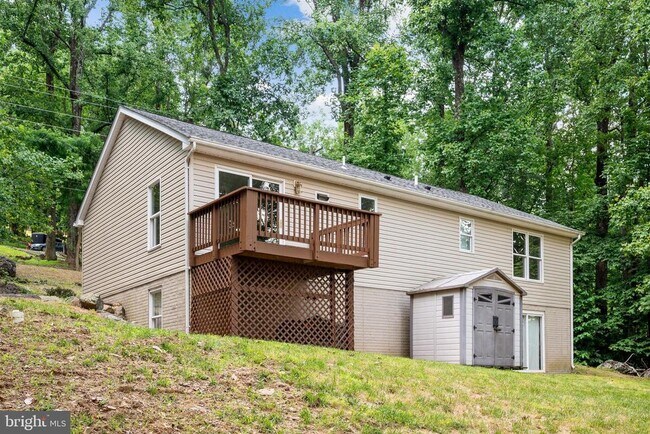 Building Photo - 131 Salt Lick Rd