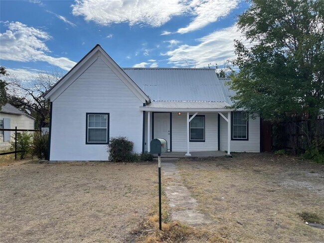 Primary Photo - 333 Race St