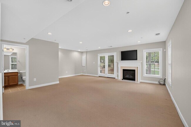 Building Photo - 30 Sharpstead Ln