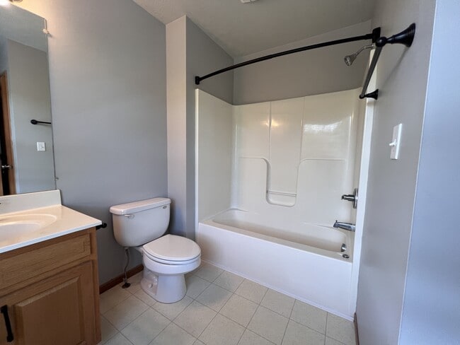 Building Photo - 848 Quadrilla St