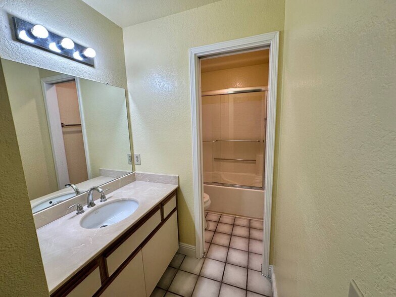Building Photo - 11275 Avenida De Los Lobos