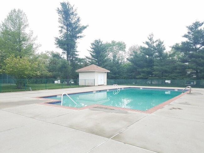 Building Photo - 120 Pear Tree Ln