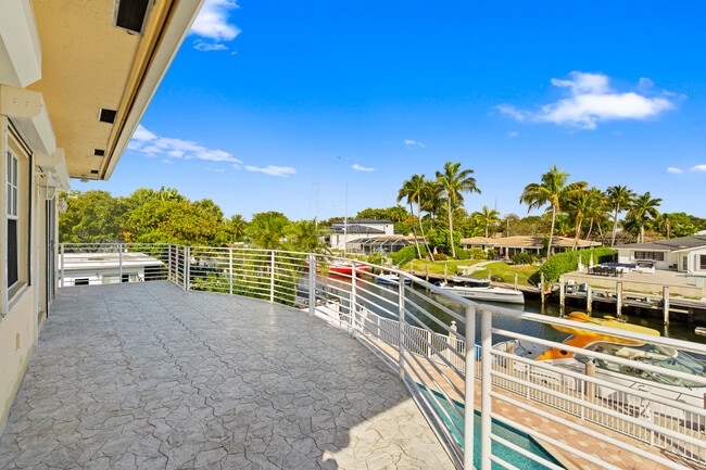 Building Photo - 2671 NE 22nd Ct