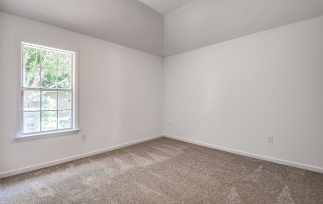 Building Photo - 5624 Annandale Dr