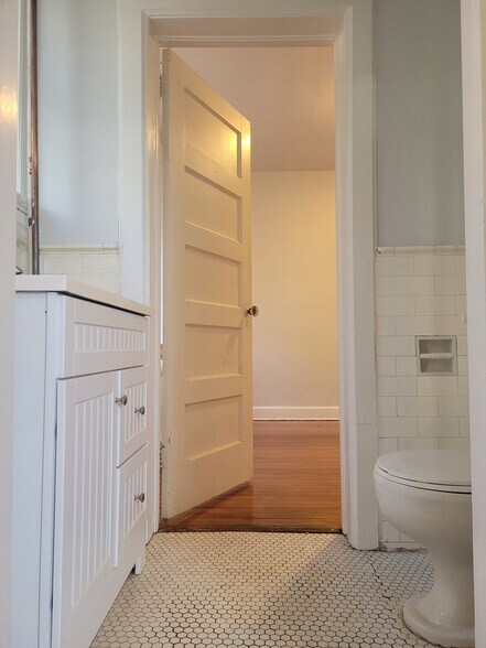 Building Photo - 1611 Hampton Blvd