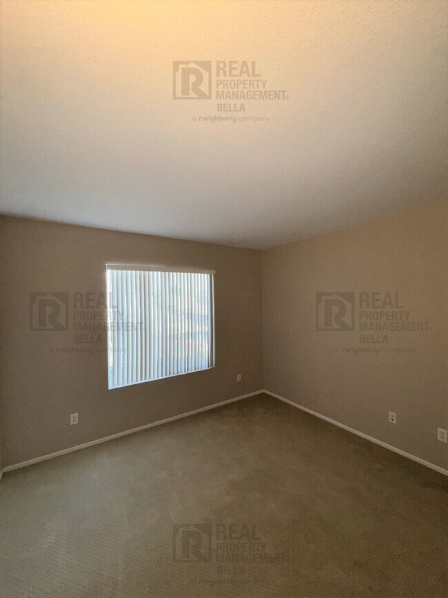 Building Photo - 756 Conlon Dr