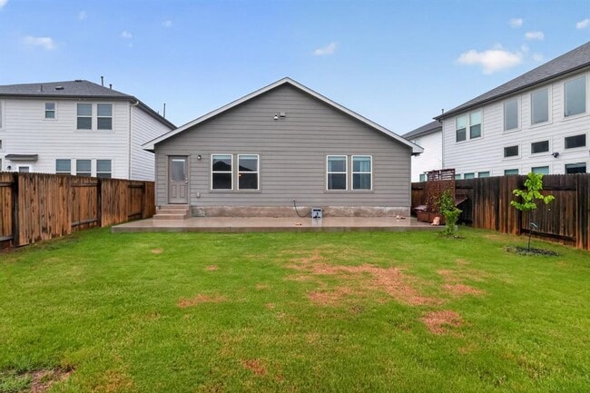 Building Photo - 105 Greenway Dr