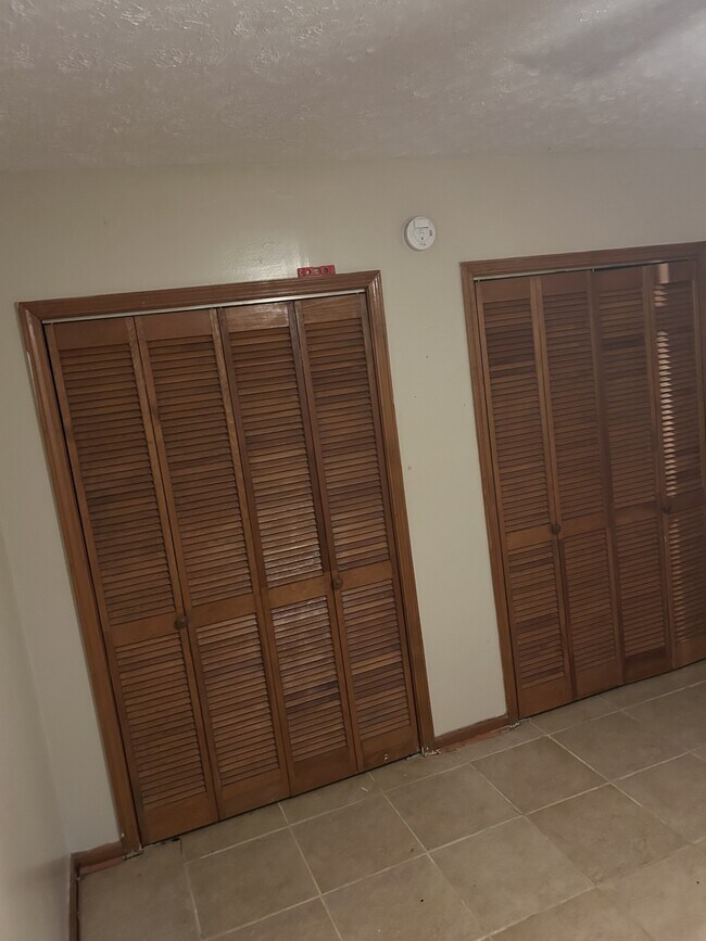 Building Photo - 1973 Wood Valley Rd