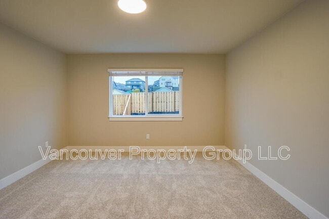 Building Photo - 2215 E Badger Wy