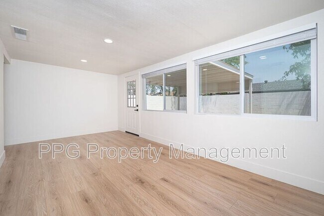 Building Photo - 3718 E Ludlow Dr