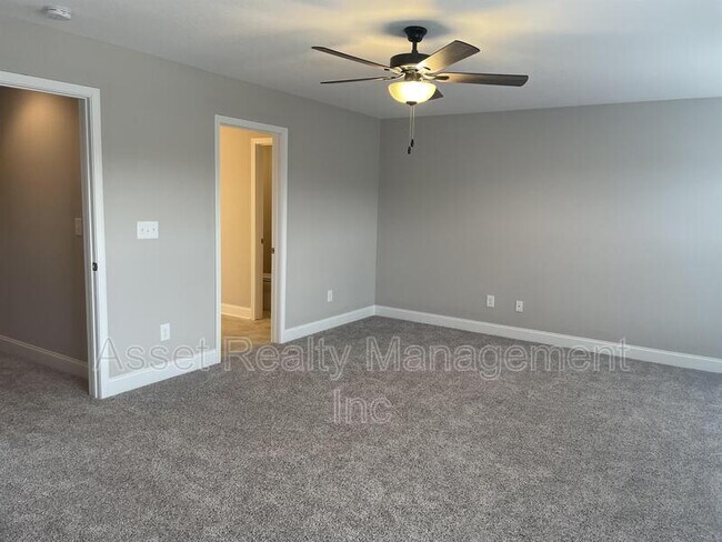 Building Photo - 338 Broadberry Ave