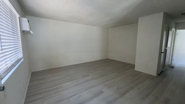 Building Photo - 3814 Grace Ave