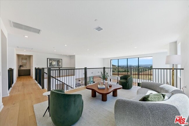 Building Photo - 22810 Seaqua Cir