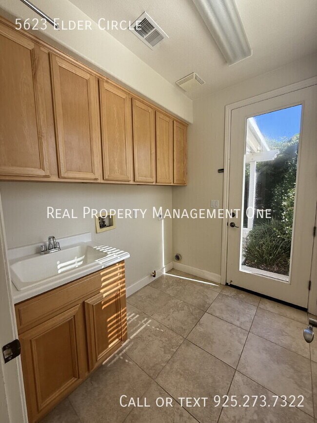 Building Photo - 5623 Elder Cir