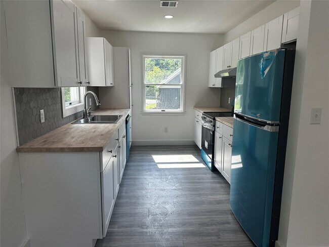 Building Photo - 3364 NY-97