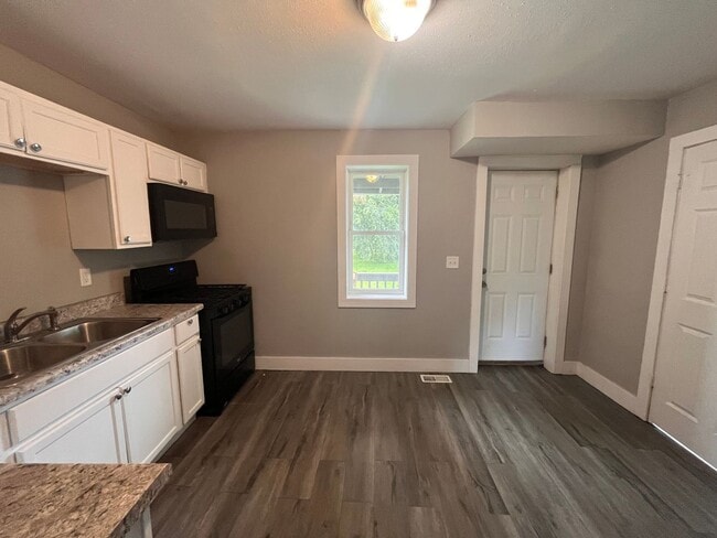Building Photo - HM 1520/1522 8th Ave- PENDING SALE KATY GL...