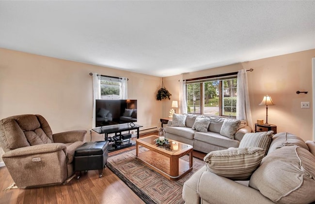 Building Photo - 25 Christian Hill Rd