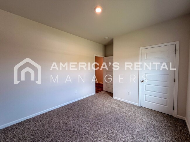 Building Photo - 169 Cattail Ct