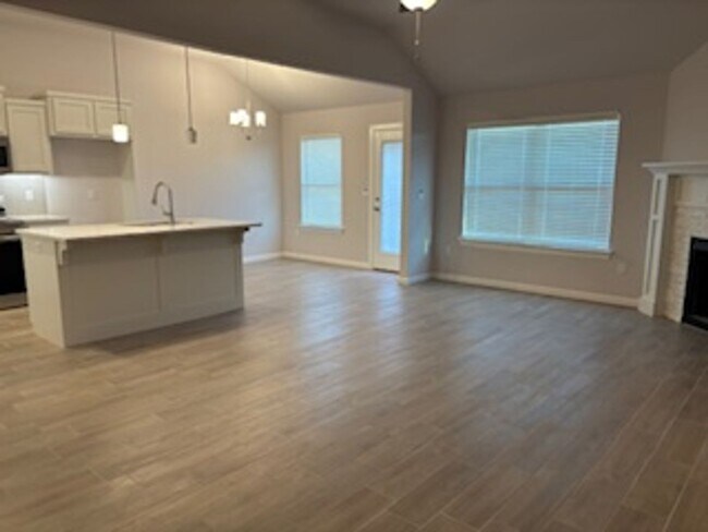 Building Photo - Beautiful New Home!
