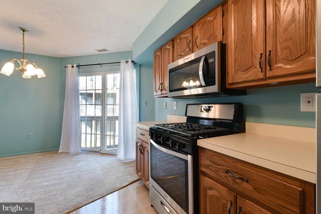 Building Photo - 7392 Elm Ct