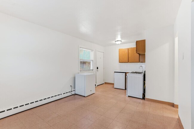 Building Photo - 1171/1173 Raymond Avenue