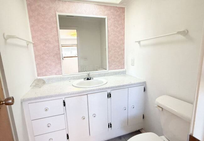 Building Photo - 10675 N Kilimanjaro Ave