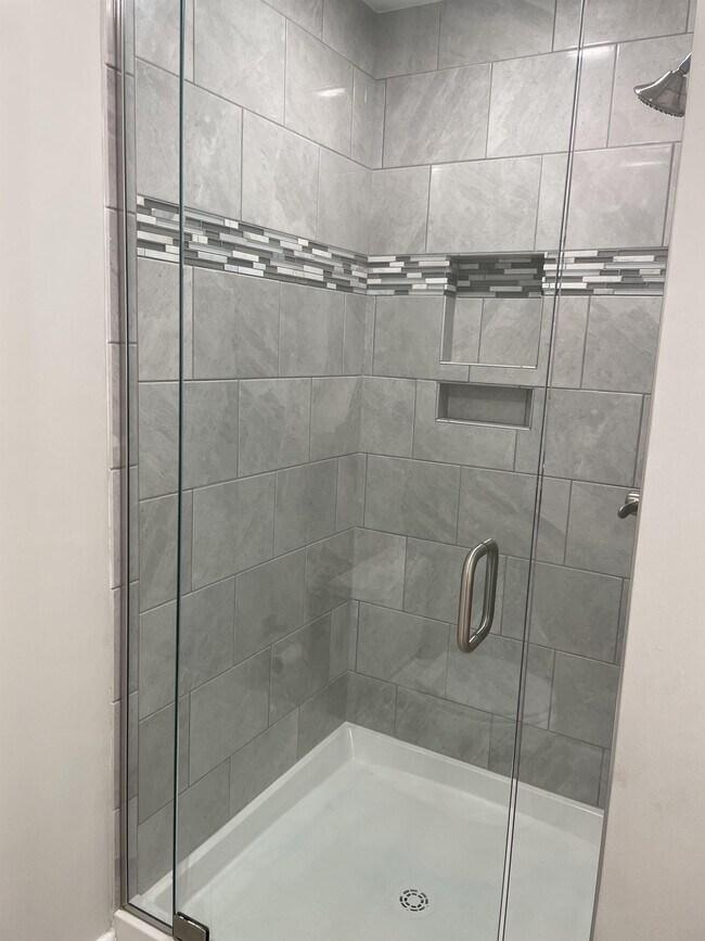 Building Photo - 2601 Shropshire Blvd