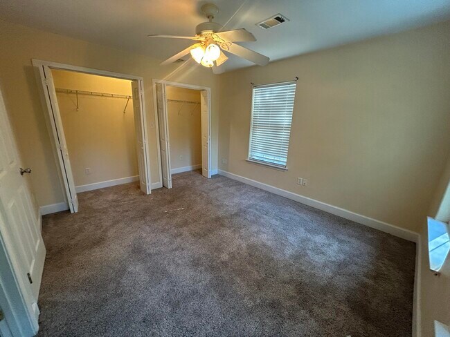 Building Photo - 70 Cypress Ln