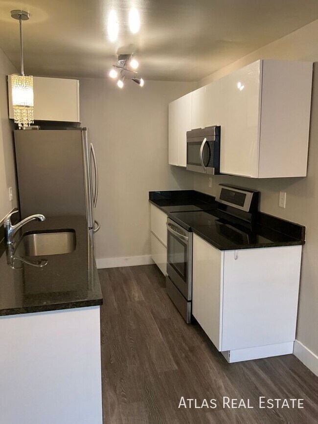 Building Photo - 3150 N Harlan St