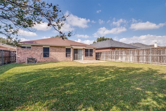 Building Photo - 206 Trenton Dr