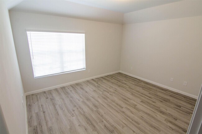 Building Photo - 15106 Lucky Star Dr