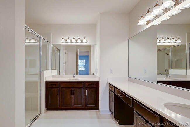 Building Photo - 13549 SW Oceanus Blvd