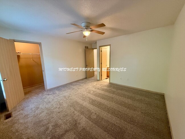 Building Photo - Highly Desired 3 Bd End Unit For Lease
