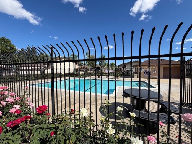 Building Photo - 2061 S Magnolia Ave