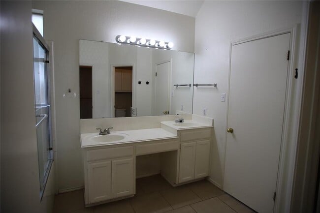 Building Photo - 403 N Blue Ridge Pkwy