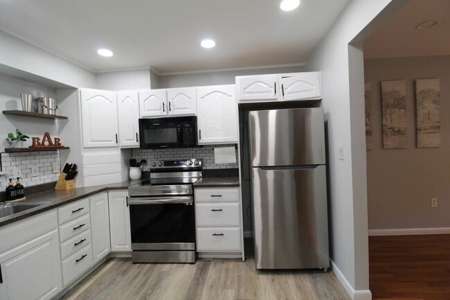 Building Photo - Bright & Spacious 2-Bedroom Home in Massanutten