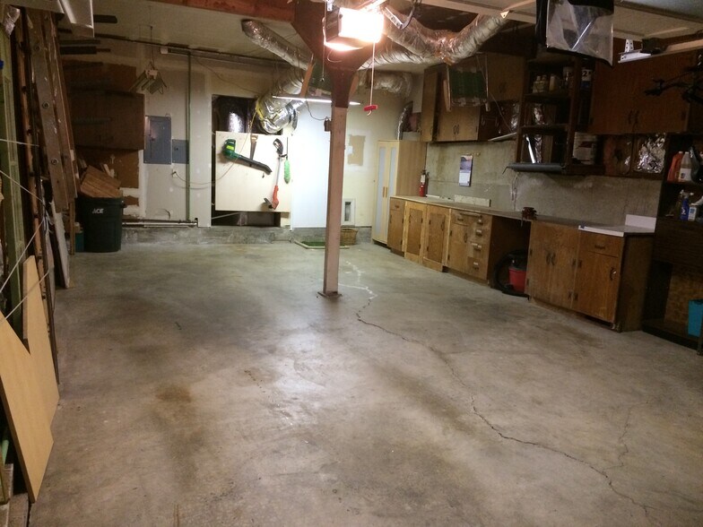 Building Photo - 233 Reichling Ave