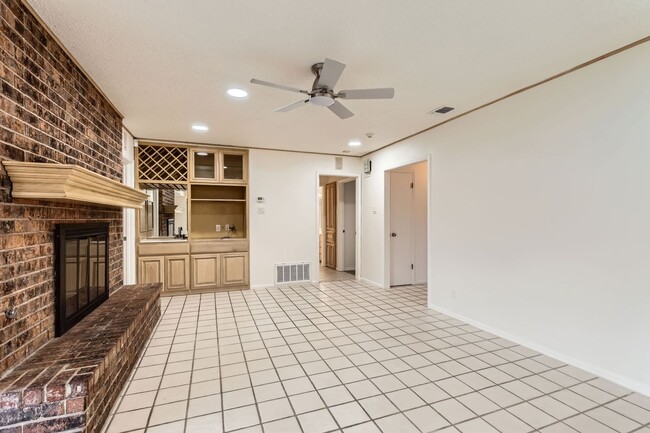 Building Photo - First time rental!