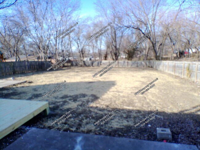 Building Photo - 8208 W 81st St