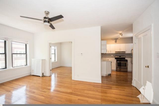 Building Photo - 1 bedroom in Chicago IL 60657