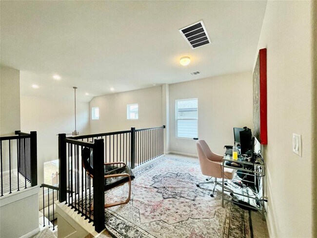 Building Photo - 232 Denali Wy