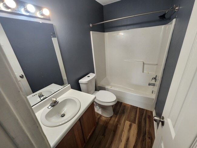 Building Photo - 2131 Wesley Ct