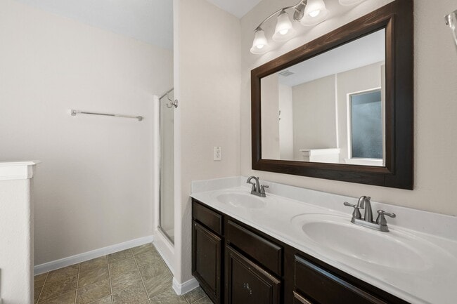 Building Photo - 3027 Lockeridge Village Dr