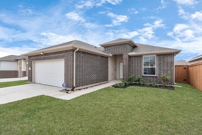 Building Photo - Welcome to the Drake – Where Comfort Meets...