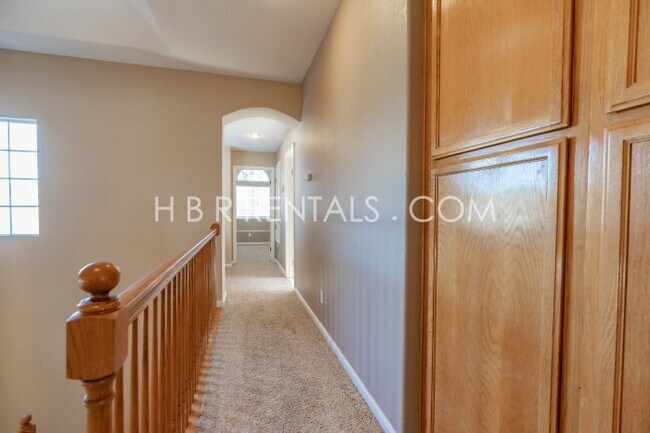 Building Photo - Move in Ready Beautiful 4 Bed Home in Tracy - Full Bed/Bath on 1st floor