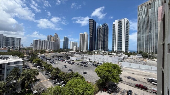 Building Photo - 17021 N Bay Rd