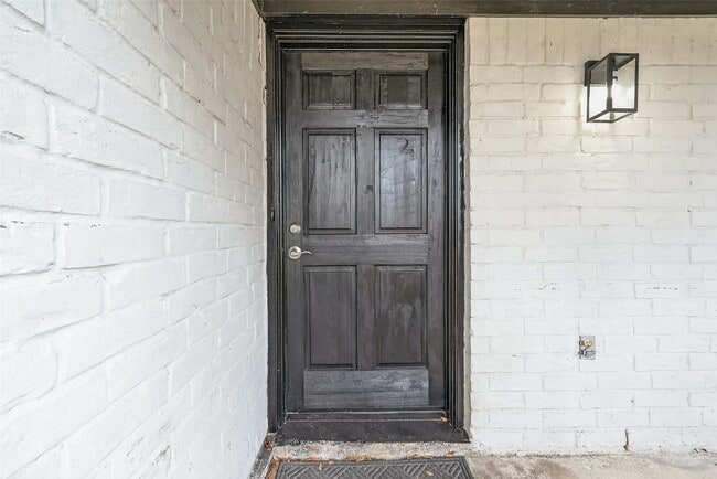 Building Photo - 11107 Cedarview Ln