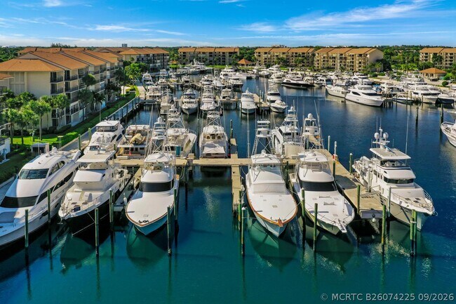Building Photo - 1601 Marina Isle Way